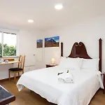 Home2book Serene Retreat Isabel, Jacuzzi & Garden Semesterbostad
