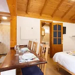 Home2book Serene Retreat Isabel, Jacuzzi & Garden Semesterbostad