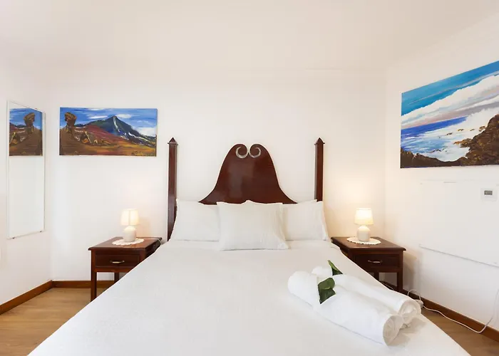 Vakantiehuis Home2book Serene Retreat Isabel, Jacuzzi & Garden