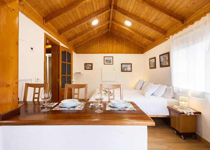 Vakantiehuis Home2book Serene Retreat Isabel, Jacuzzi & Garden *